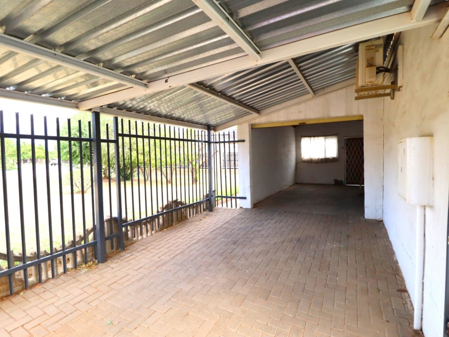 3 Bedroom Property for Sale in Langenhovenpark Free State